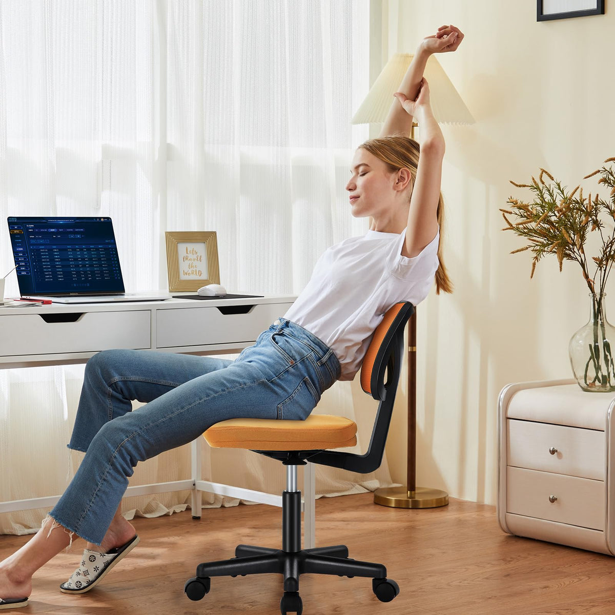 Orange Mesh Ergonomic Low-Back Swivel Office Chair Z7479