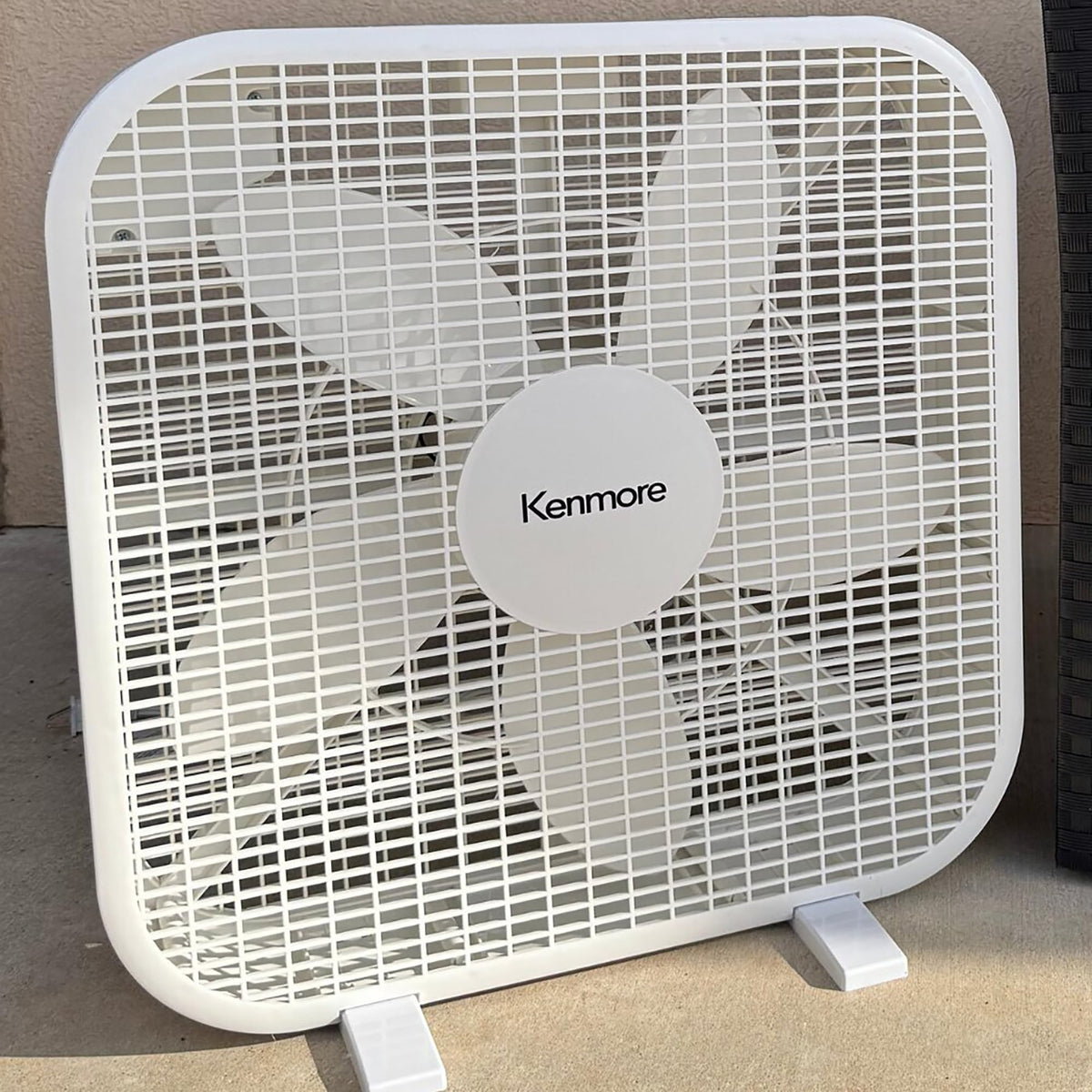 20" White 3 Speed Box Fan G723195
